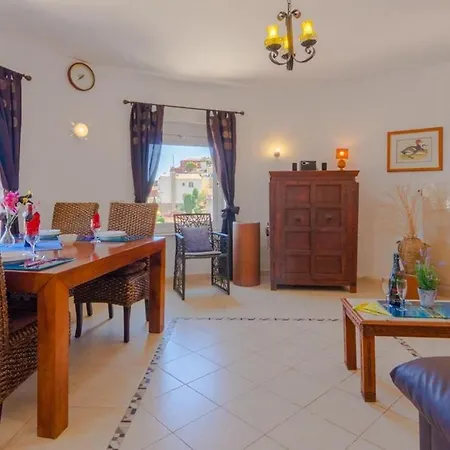 Appartement Tango 8 *